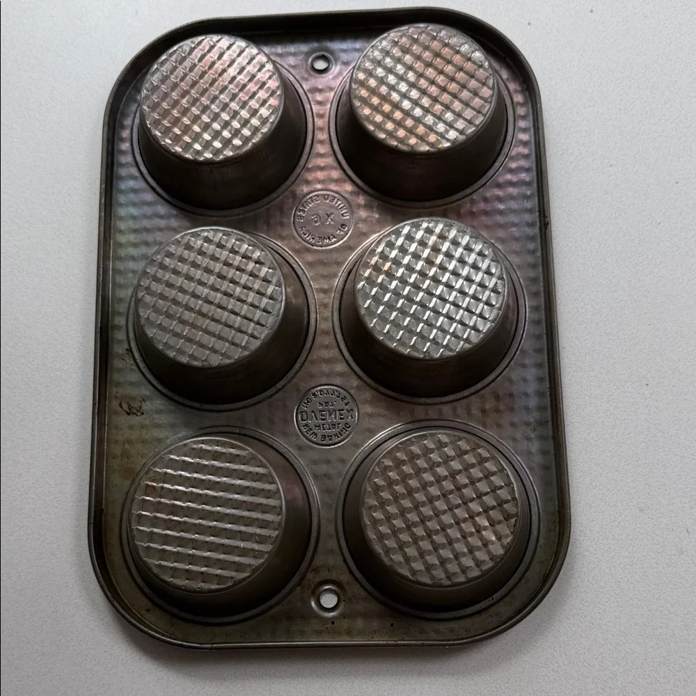 Vintage “New Baking Metal Ovenex 6 Cup Muffin Tin